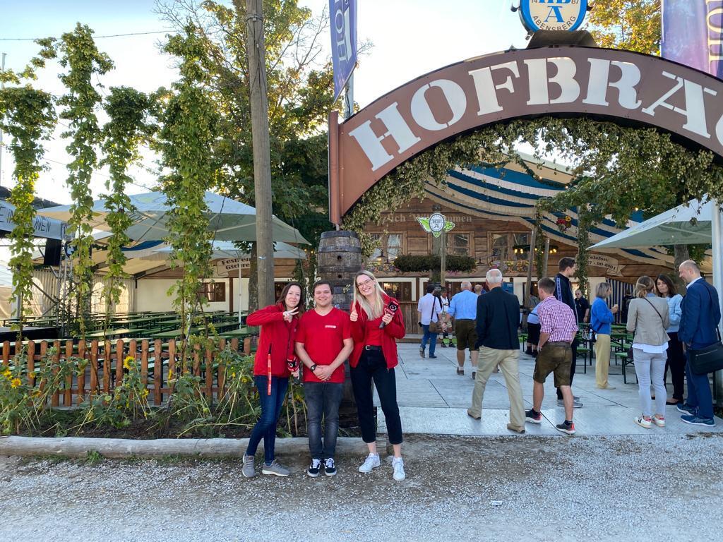 &copy; Unsere charivari Reporter sammeln f&uuml;r Euch Meinungen und Stimmungen ein