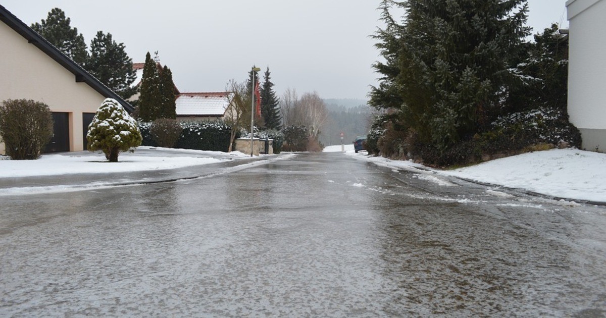 Glatteiswarnung-f-r-Ostbayern-Unf-lle-in-Regensburg