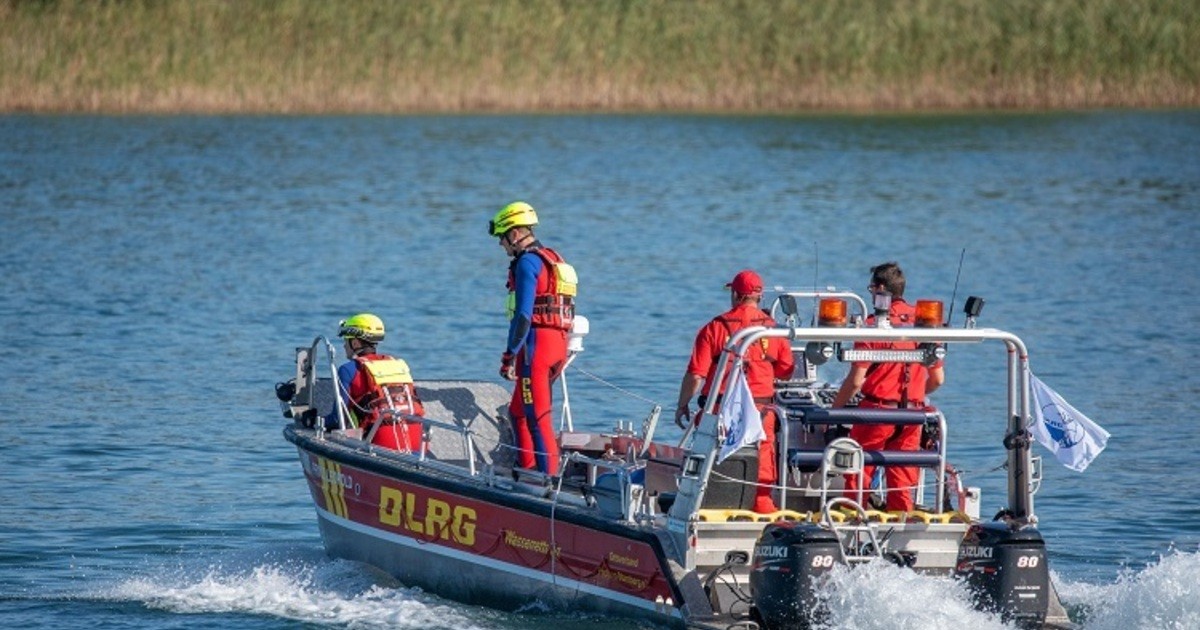 Neustadt-an-der-Donau-DLRG-ehrt-lanj-hrige-Mitglieder