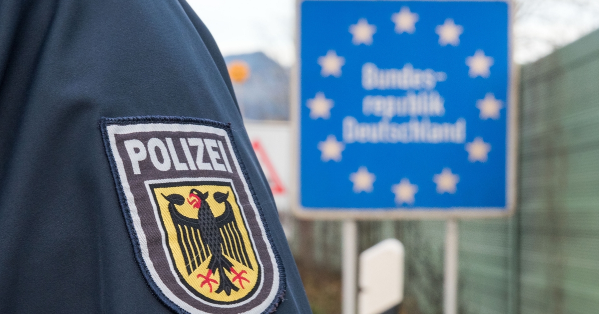 Gro-kontrolle-am-Grenz-bergang-Furth-im-Wald