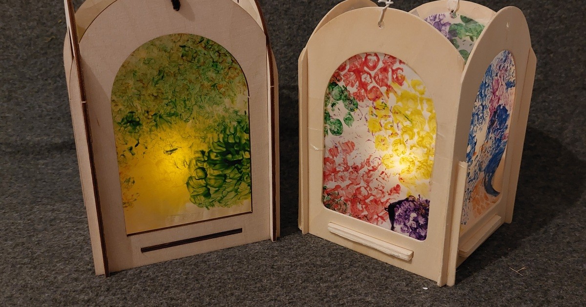 Lichterglanz-und-Laternenzauber-St-Martinsumzug-am-Haidplatz