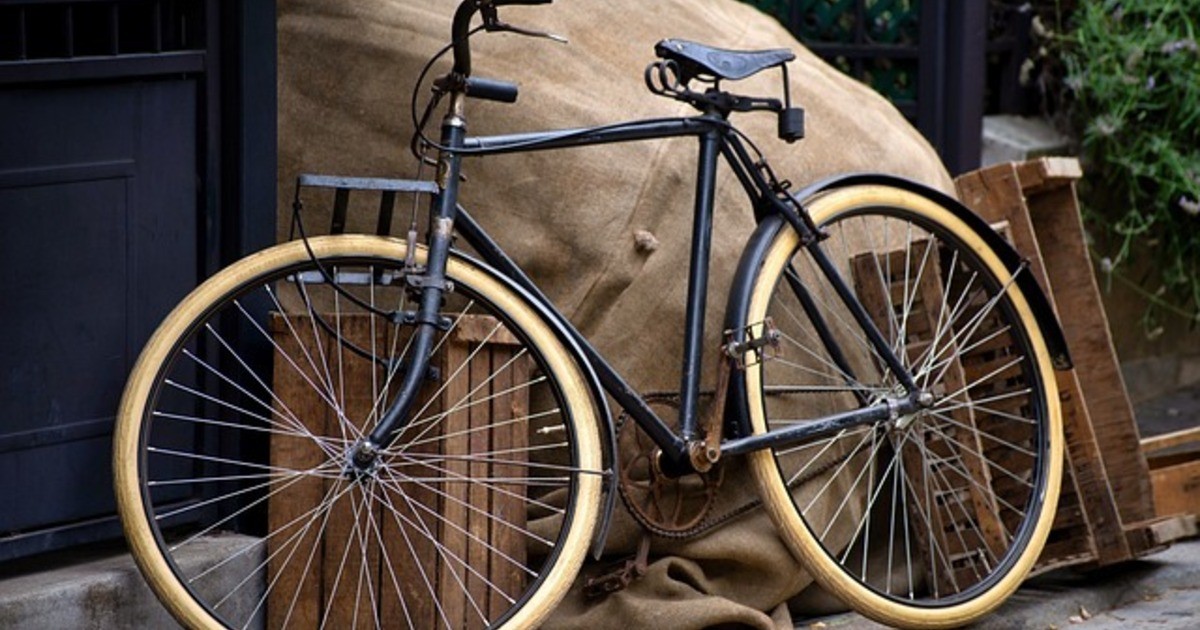 Fahrradabstellpl-tze-am-Regensburger-Arnulfsplatz-gesperrt