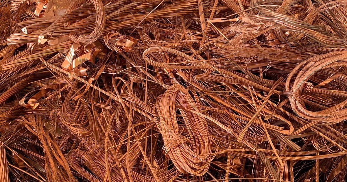 Landkreis-Neumarkt-Unbekannte-entweden-Kupferkabeltrommeln-im-Wert-von-rund-10-000-Euro