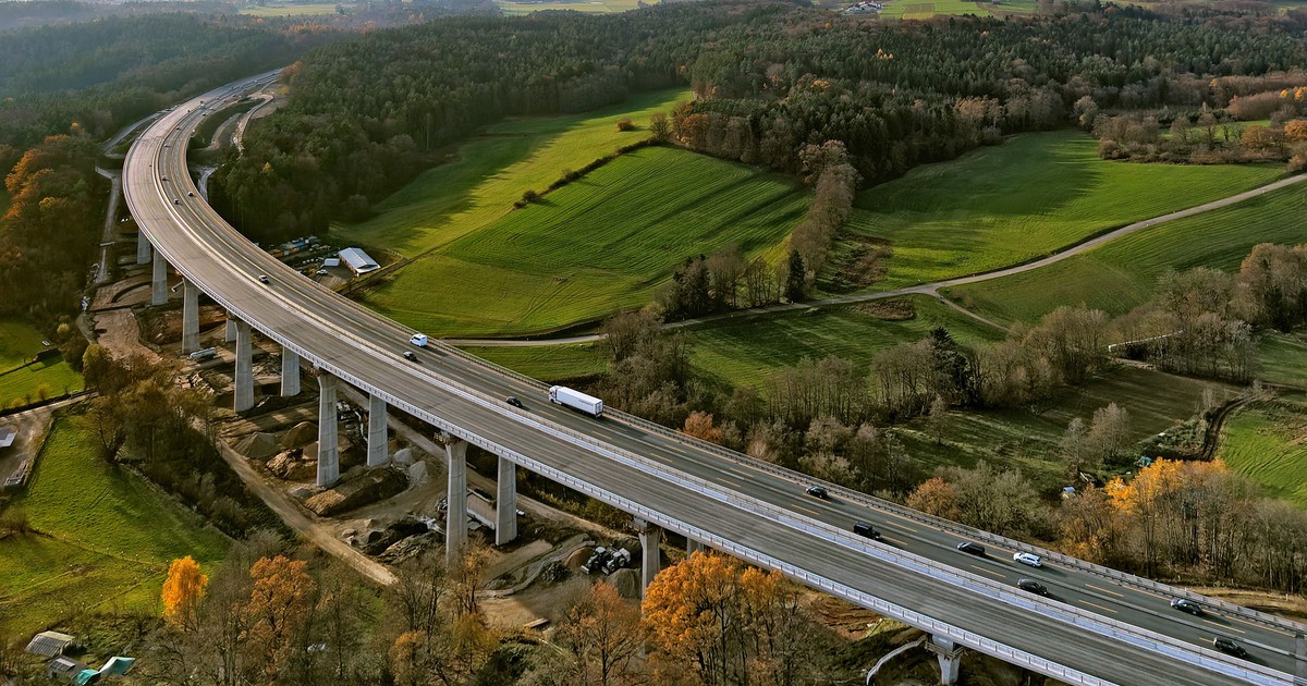 Neubau-von-Autobahnbr-cke-Unterrieden-abgeschlossen