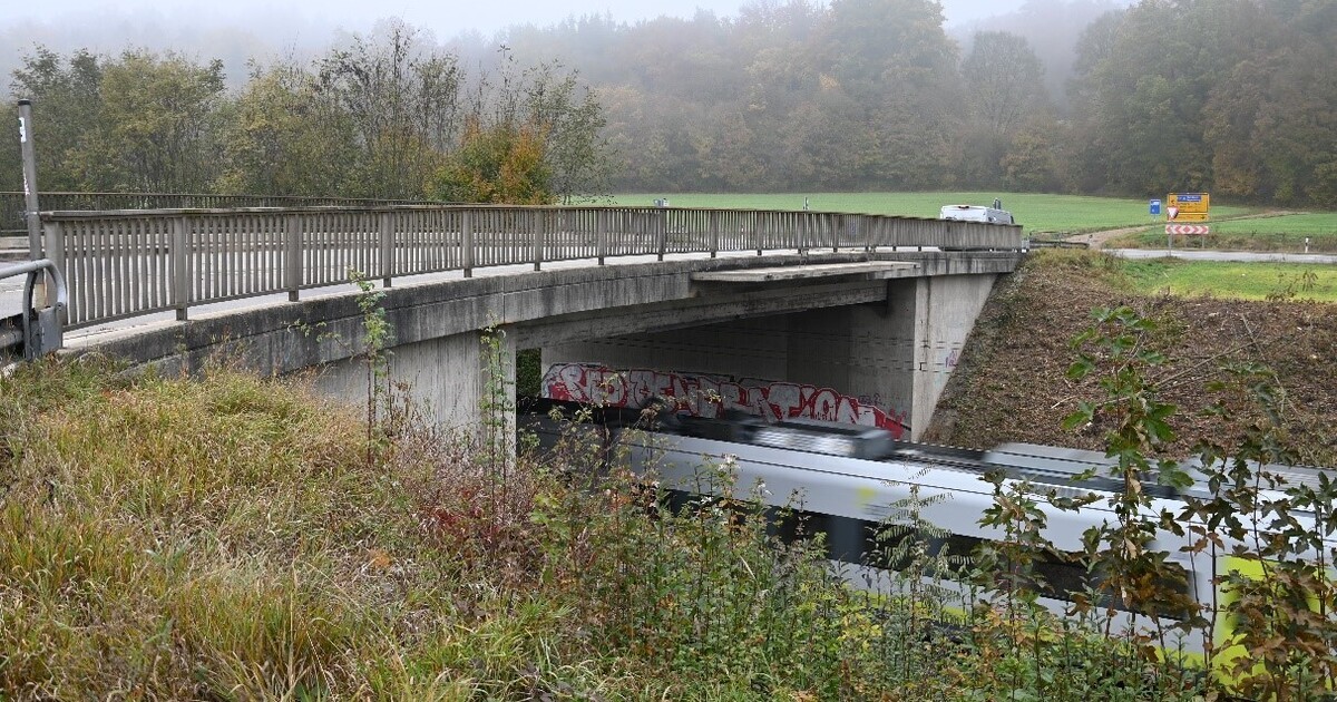 Bahnbr-cke-bei-Nittendorf-wird-umfassend-saniert