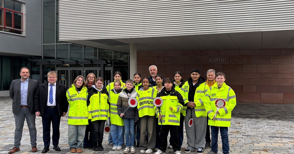 Burglengenfeld-neue-Schulweghelfer-treten-ihren-Dienst-an