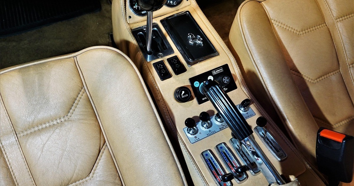 Schwandorf-Nicht-angezogene-Handbremse-sorgt-f-r-Sachschaden-auf-Supermarktparkplatz