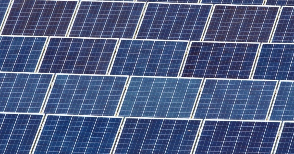 Bahn-sichert-sich-kostrom-aus-Solarpark-bei-M-tzting