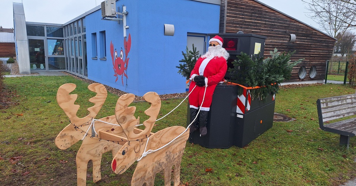 Bitte-l-cheln-Weihnachtsmann-Deko-Blitzer-in-Neutraubling