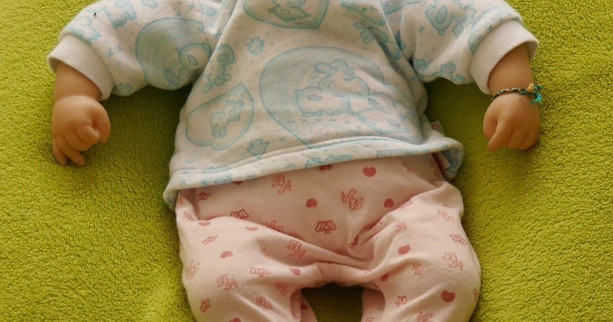 Rum-nin-versteckt-Diebesgut-in-Kelheim-unter-Babypuppe