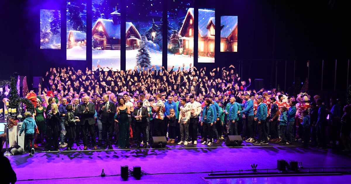 Knapp-190-000-Euro-Regensburger-Weihnachtssingen-sammelt-f-r-Kinderzentrum-St-Martin