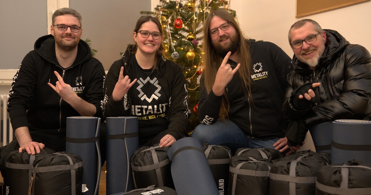 Metality-spendet-Schlafs-cke-f-r-Regensburger-Obdachlose