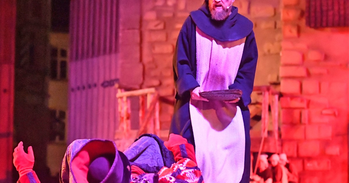 Furth-im-Wald-Drachenstich-sucht-einen-neuen-Pater-Willibald