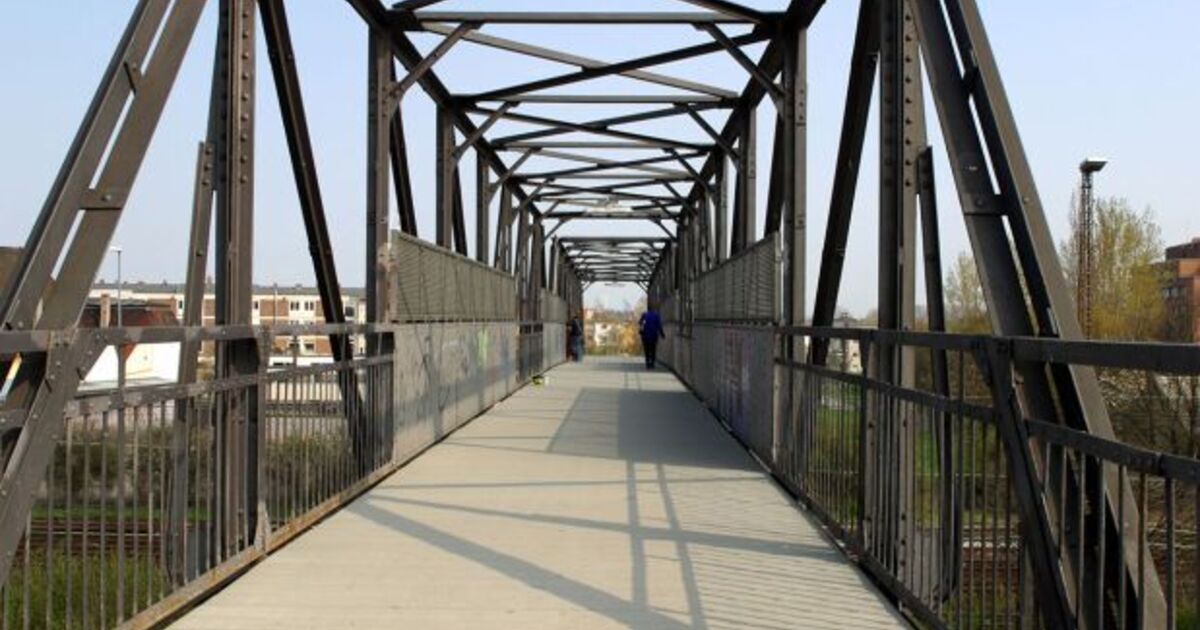 Wichtig-f-r-Radler-Fu-g-nger-Safferlinger-Steg-in-Regensburg-gesperrt