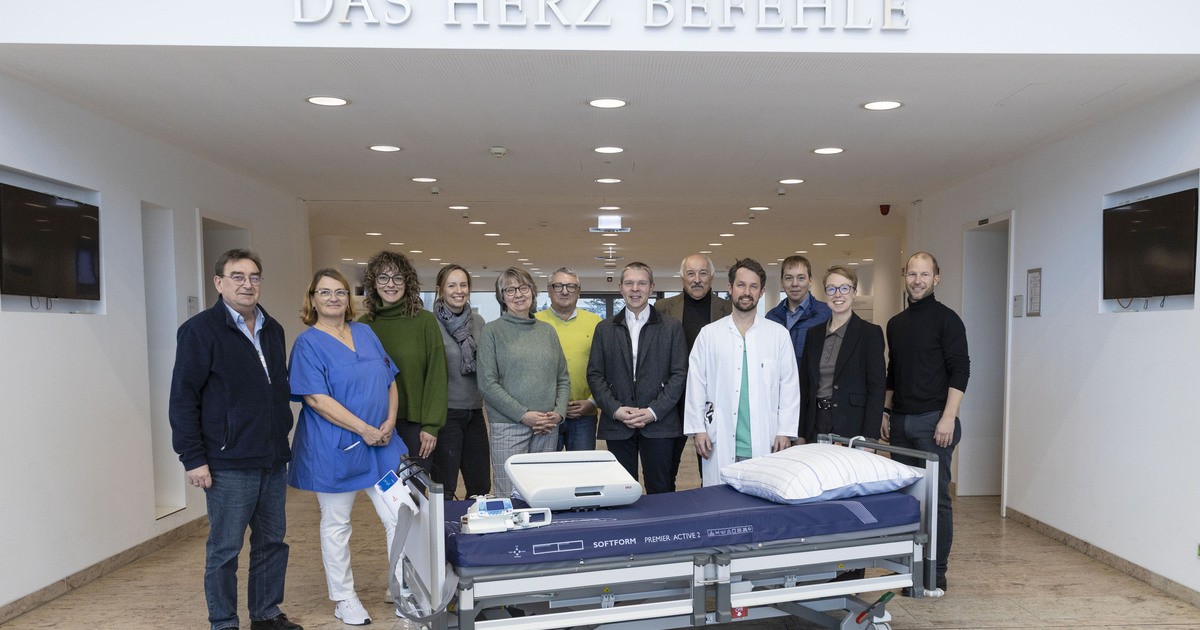 Schwandorf-Spende-an-das-Krankenhaus-St-Barbara-soll-Patientenversorgung-verbessern