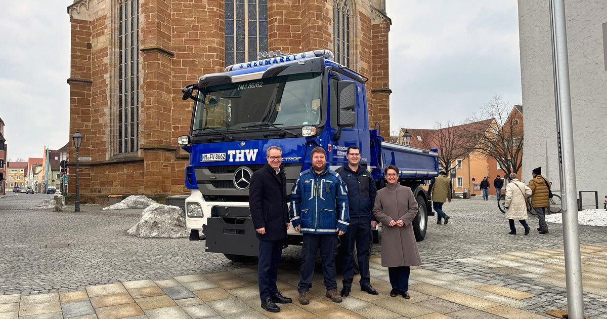 Stadt-Neumarkt-bergibt-Bauhof-LKW-ans-THW