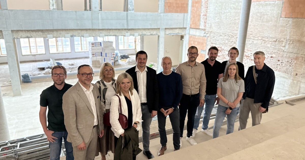 Gro-baustelle-am-Robert-Schmann-Gymnasium-Cham-weiter-im-Zeit-und-Kostenrahmen