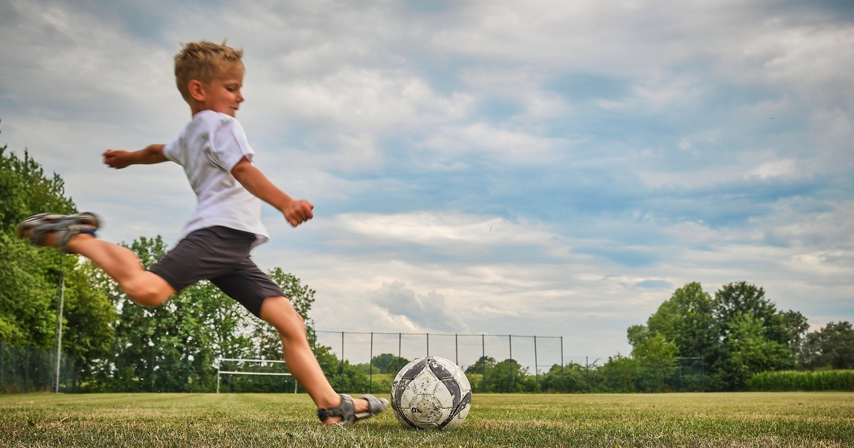 -Kicken-f-r-Kids-13-Auflage-vom-VKKK-Promi-Benefiz-Fu-ballturnier-am-Samstag-in-Regensburg