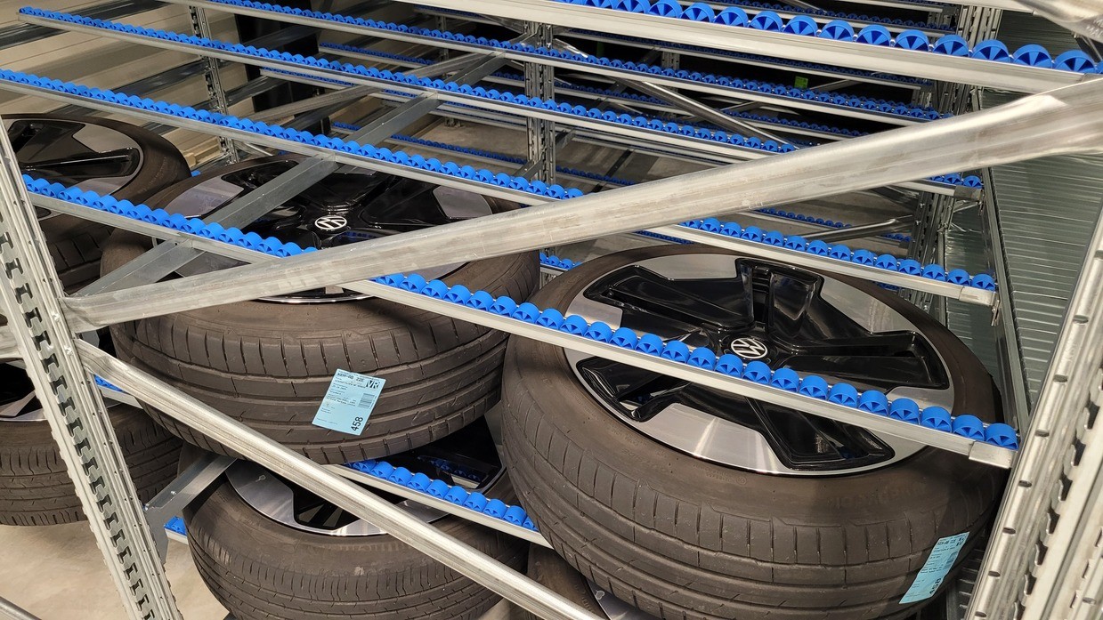 &copy; charivari/Hegele