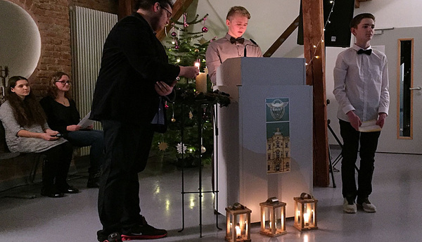 &copy; Friedenslichtkinder Laura, Alina, Michael, Tim und Alexander