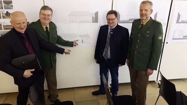 &copy; Robert Huber Charivari