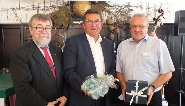 &copy; Stefan Zrenner