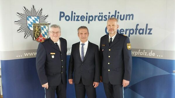 © charivari/v.l.n.r. Polizeipräsident Gerold Mahlmeister, Gerhard Roider, Thomas Schöniger