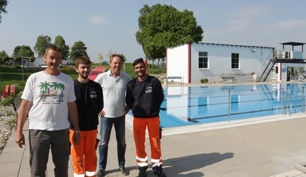 &copy; Ingo Knott; Das Freibad Team