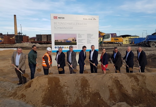 &copy; charivari/ Spatenstich Schwellenwerk