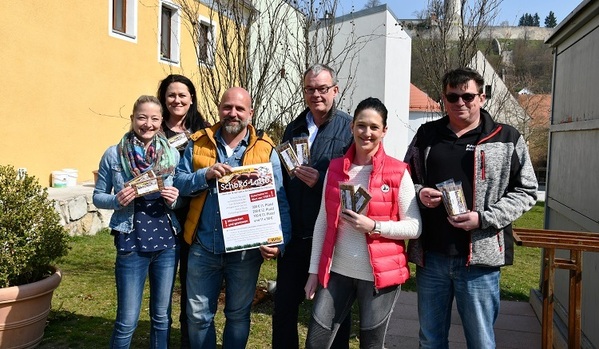 &copy; Michael Hitzek