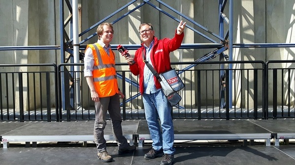 &copy; charivari/pjm