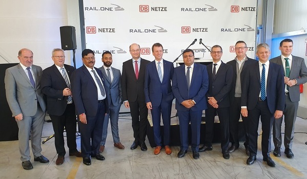 &copy; charivari/mane