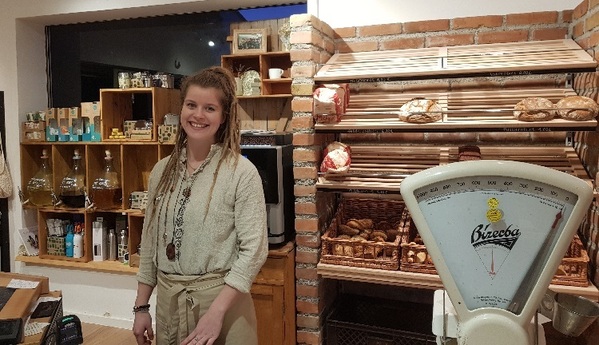 &copy; charivari/nadine