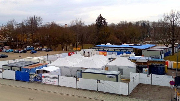 charivari, &copy; charivari