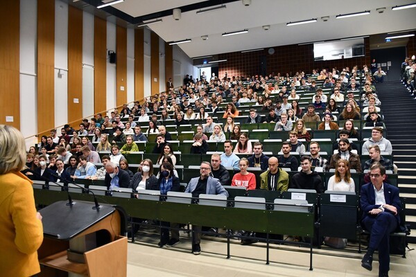 &copy; OTH Regensburg