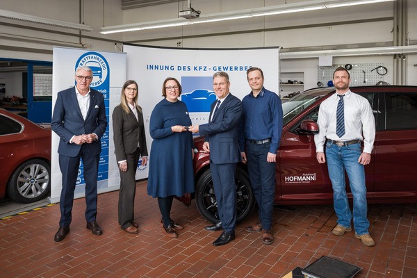 &copy; BMW Regensburg