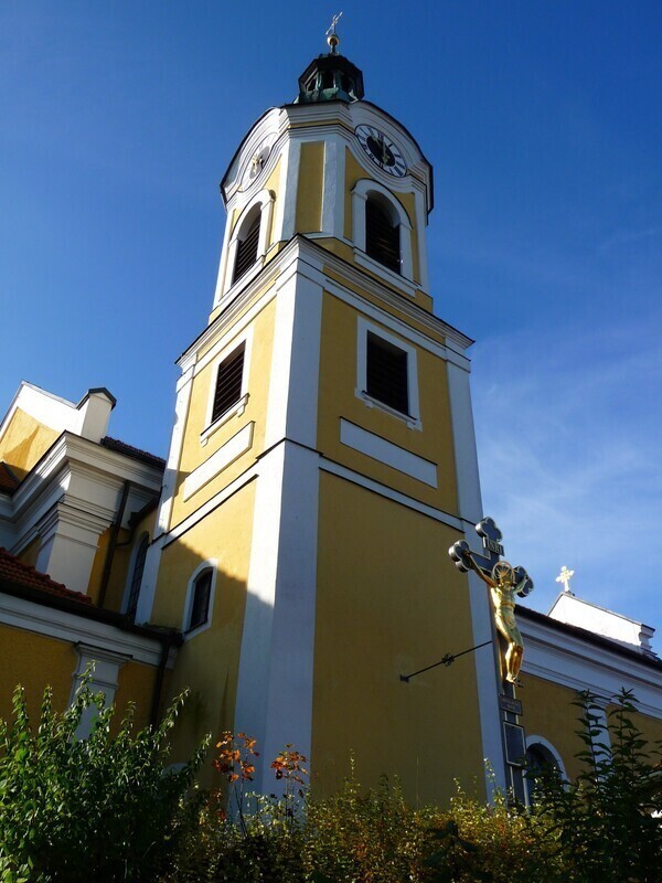 &copy; charivari / he