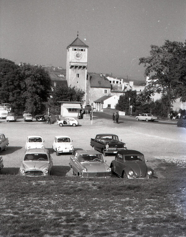 © Wöhrdplatz  um 1960 (Stadtarchiv, Sammlung H. Heidenreich)