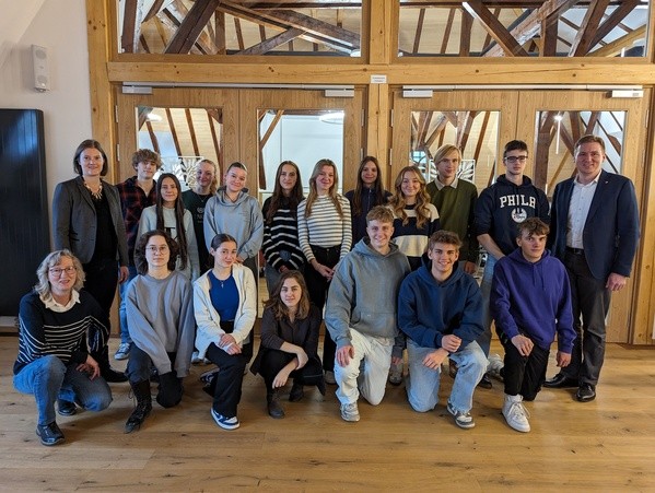 &copy; Rund 20 Sch&uuml;lerInnen der Q11 haben eine Ugandische Nacht in Nittenau geplant. (Alexandra Oppitz)