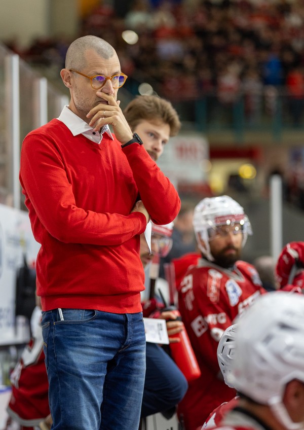 &copy; Andreas Nickl