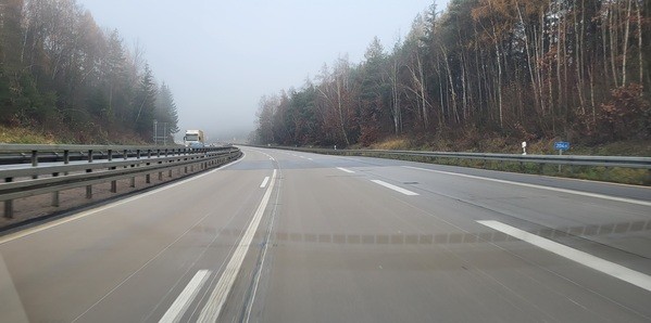 &copy; charivari / Hegele