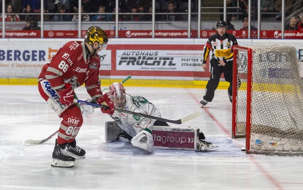 &copy; Andreas Nickl