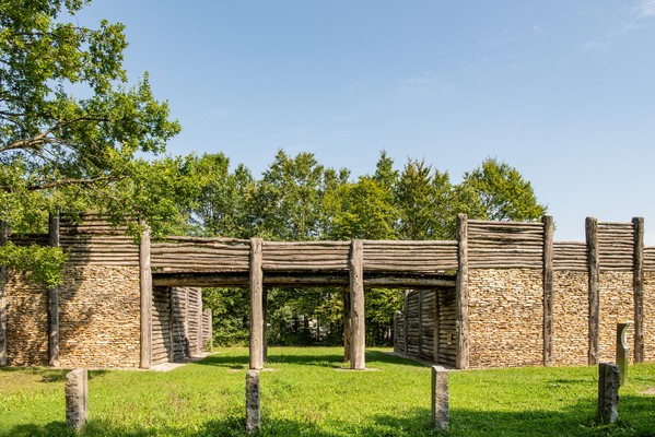 &copy; Anton Mirwald; keltisches Stadttor Kelheim