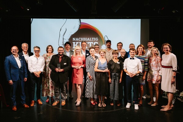 &copy; Foto: Sparkasse Regensburg / Verleihung des Nachhaltigkeitspreises