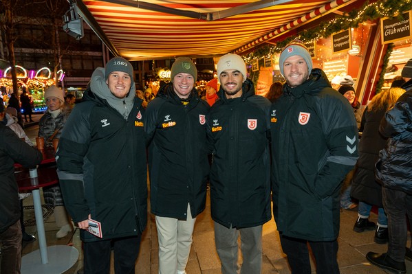 © Bild: über Hahnzelt