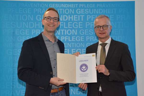 &copy; &copy;Bayerisches Staatsministerium f&uuml;r Pflege, Gesundheit und Pr&auml;vention