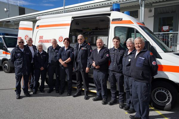 &copy; Johanniter Schwandorf mit Johanniter-Bundesvorstand O.Meermann; Matthias Walk