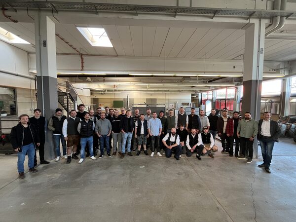 &copy; MK Metallbauer-Gruppenbild Handwerkskammer Niederbayern-Oberpfalz