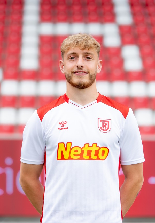 Noel Eichinger SSV Jahn, &copy; Foto: Photo-Studio B&uuml;ttner