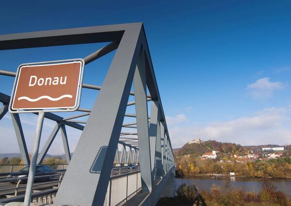 Donaubr&uuml;cke, Donaustauf, &copy; Bild: IMAGO / Volker Preu&szlig;er